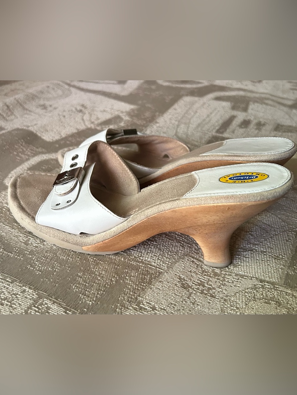 Dr Scholl’s 
Heartbreak Kitten Heel Leather Buckle Sandals. 8.5